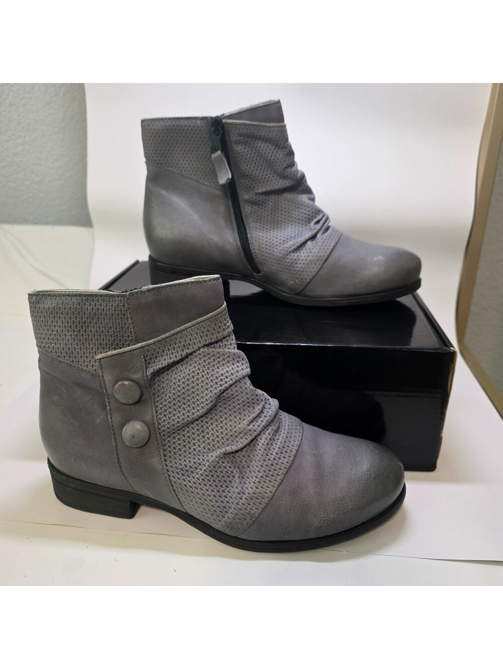 Miz Mooz Sallie Leather Ankle Boots Concrete Grey Women's Size EU 39 Wide New